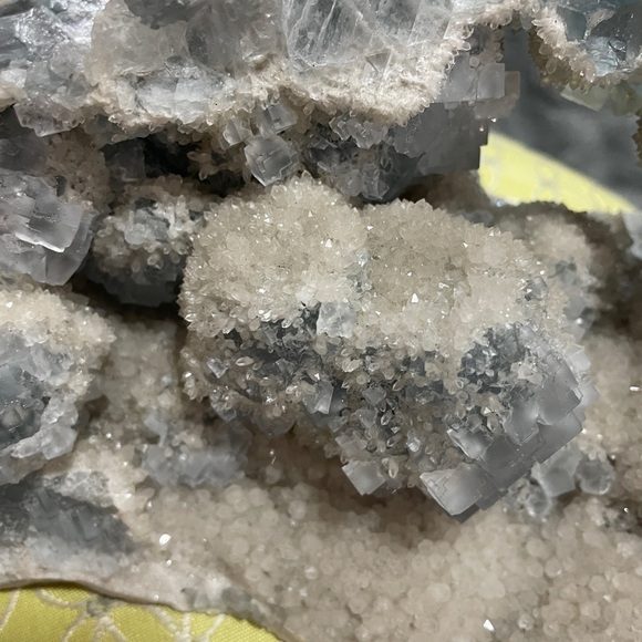 STATEMENT PIECE 9”x6”x3” SUGAR CALCITE W- GEEEN FLUORITE STRONG PURPLE UV - Picture 9 of 15